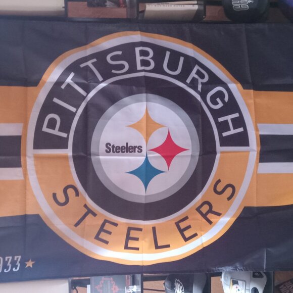 NEW Pittsburgh Steelers NFL 3X5 Feet Flag Circle Banner Wall Decor or Pole Hang - Picture 2 of 5